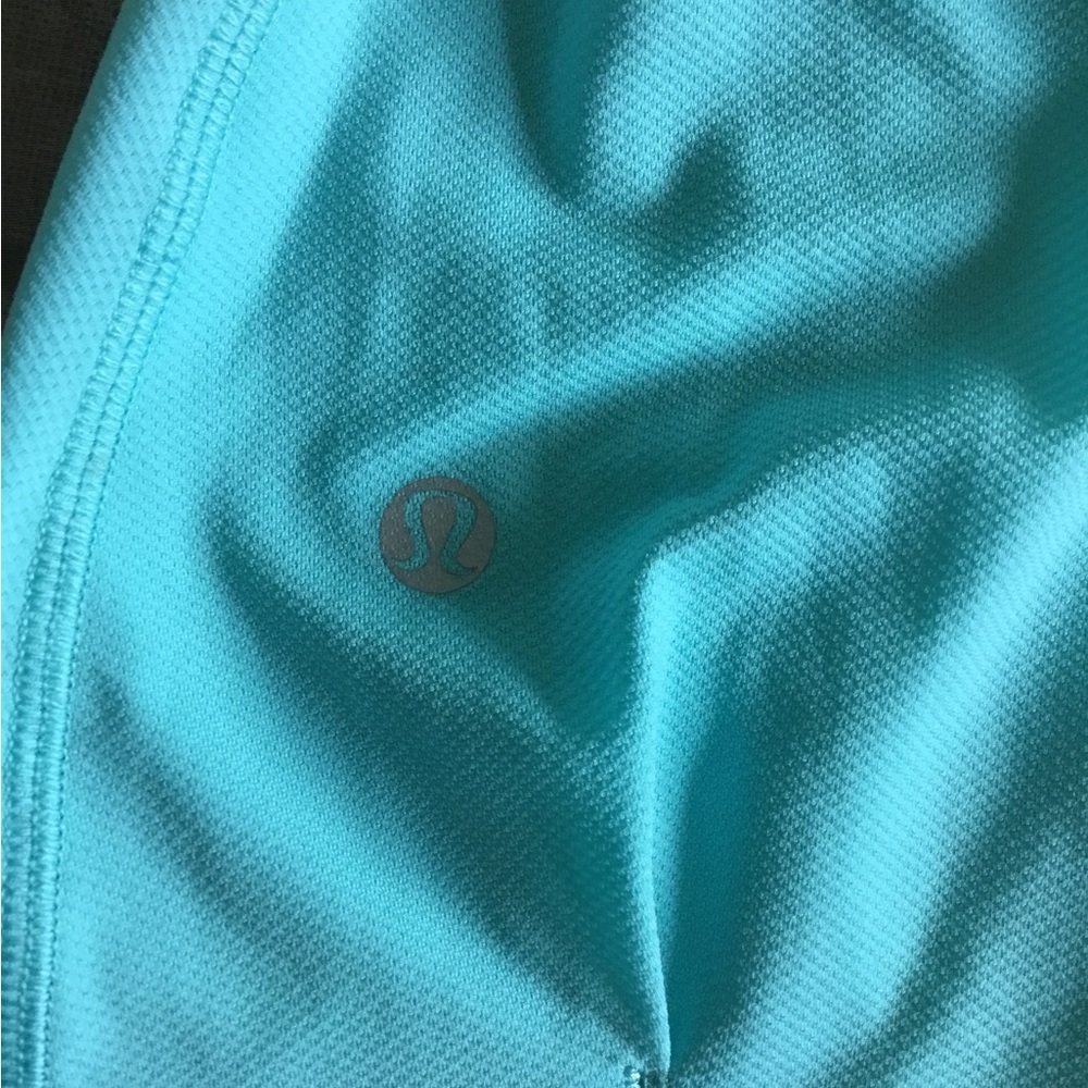 LuLuLemon top - Picture 3 of 4
